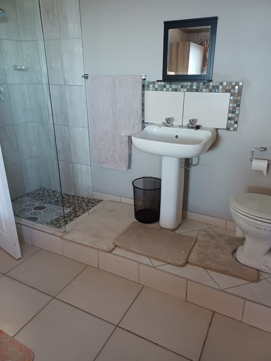 To Let 1 Bedroom Property for Rent in Outeniqua Strand Western Cape